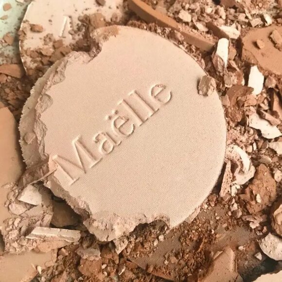 Maelle ALL-IN-ONE Foundation Powder - AMBER - All Skin Types - Concealer Powder - Picture 3 of 7